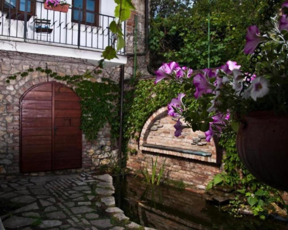 Vip Miku Apartman 2 Mikulov Esterno foto