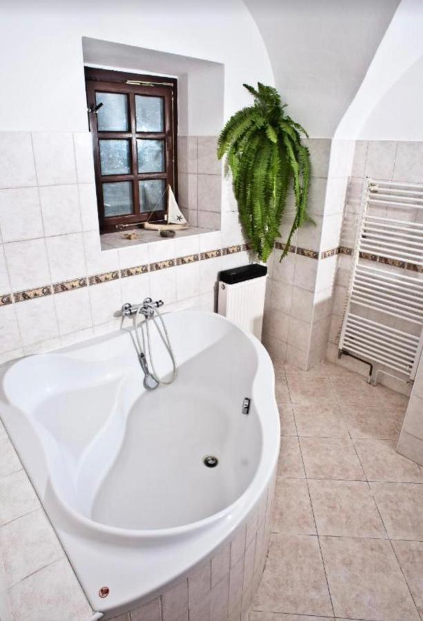 Vip Miku Apartman 2 Mikulov Esterno foto
